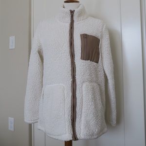 Abercrombie & Fitch: Fluff Jacket